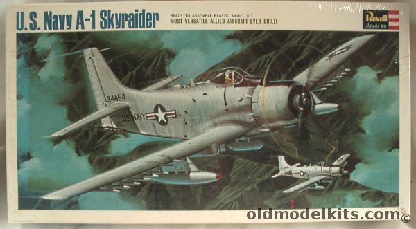 Revell 1/40 US Navy AD-6 (A-1) Skyraider, H261-300 plastic model kit